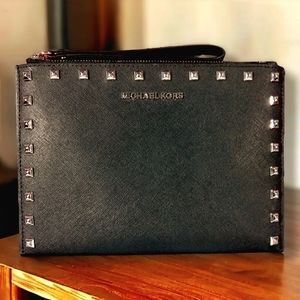 MICHAEL Michael Kors XL Clutch Wristlet